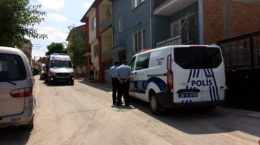 Patates Kızartırken Parlayan Yağ Paniğe Neden Oldu