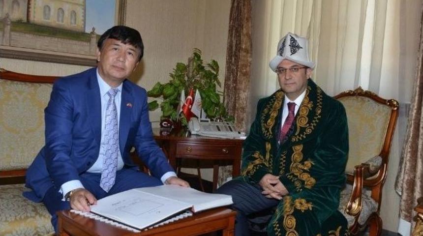 Kırgız B&uuml;y&uuml;kel&ccedil;i&rsquo;den Expo 2016 S&ouml;z&uuml;