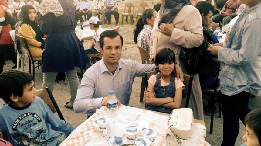 Milletvekili Durmaz, Yetim Ve Afganlı &Ccedil;ocuklar İle Orucunu A&ccedil;tı