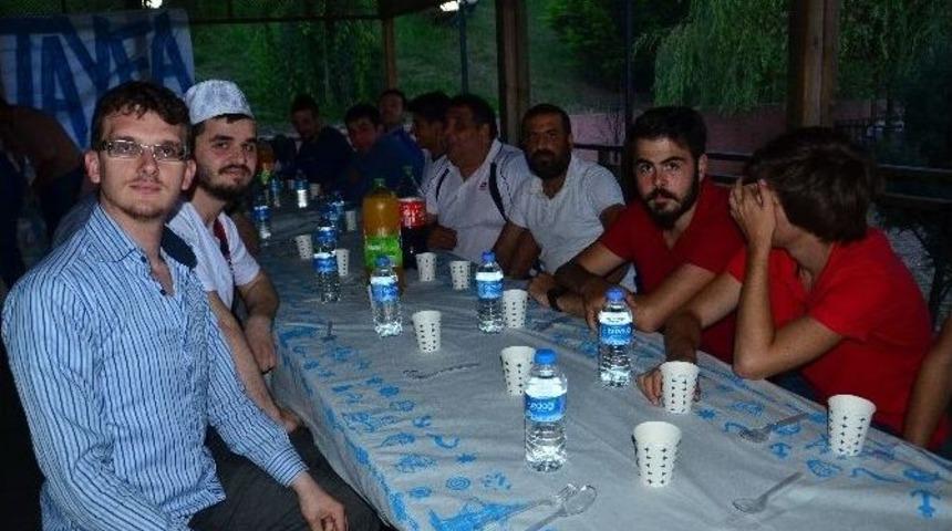 (&ouml;zel Haber) İftar Sofrasında Stat Duası