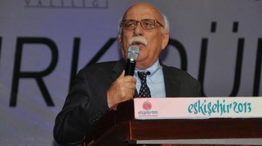 Bakan Avcı Vilayet Meydanı'ndaki Iftar Yemeğine Katıldı