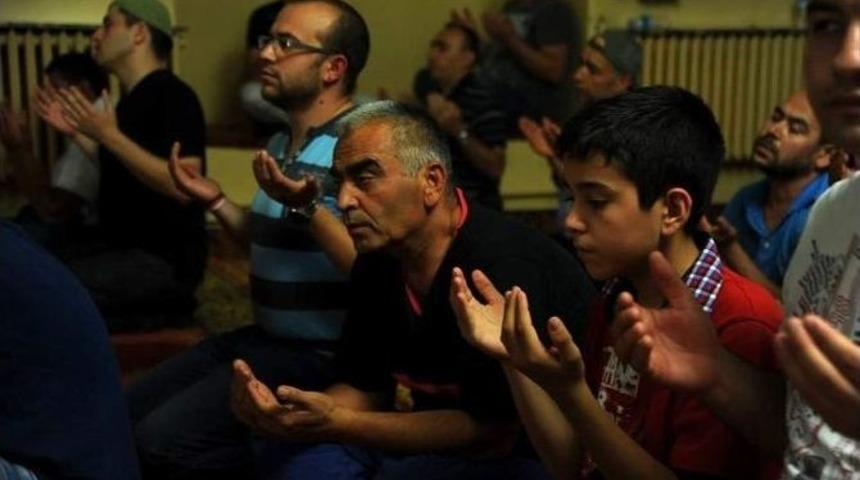 Afyonkarahisar&rsquo;da &ldquo;kadir Gecesi&rdquo;nde Camiler Doldu Taştı