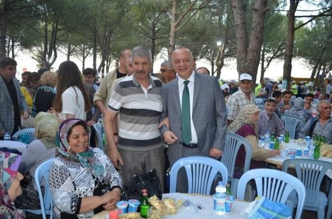 Yunus Emre G&ouml;n&uuml;l Sofrası, Kadir Gecesi&rsquo;nde 7 Bin Kişiyi Ağırladı