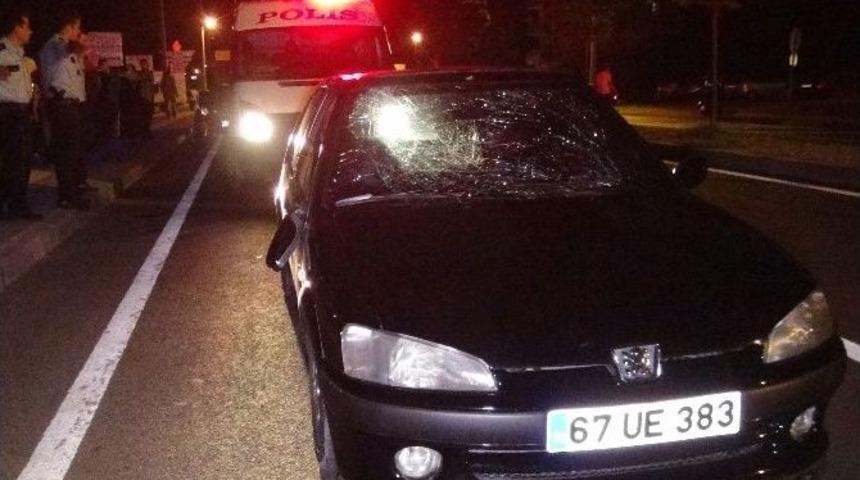 Otomobilin &Ccedil;arptığı Kadın Ağır Yaralandı