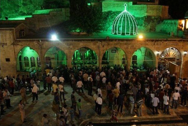 Şanlıurfa’da Kadir Gecesi Yoğunluğu