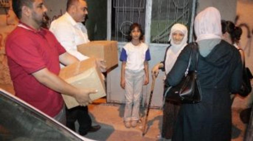 Tsd&rsquo;den Kadir Gecesi Yoksul Ve Yardıma Muhta&ccedil; 100 Aileye Gıda Yardımı