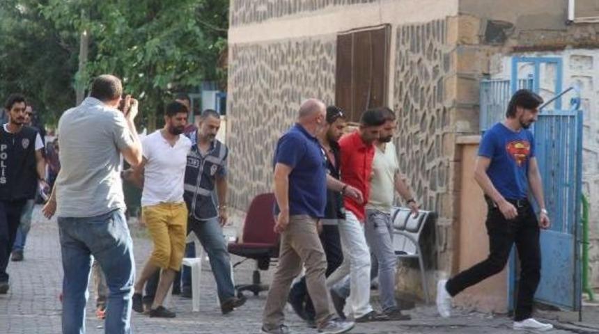 Kuyumcu Cinayeti Ile Ilgili Korucubaşı Ve 1 Korucu Tutuklandı