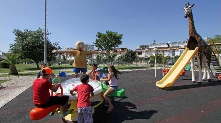 Karşıyaka Belediyesi&rsquo;nden Parklara Tasarım &Ouml;d&uuml;ll&uuml; Oyuncaklar