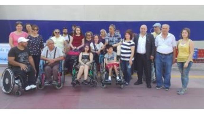 İdo Engelli Vatandaşları &Uuml;cretsiz Avşa&rsquo;ya G&ouml;t&uuml;r&uuml;yor