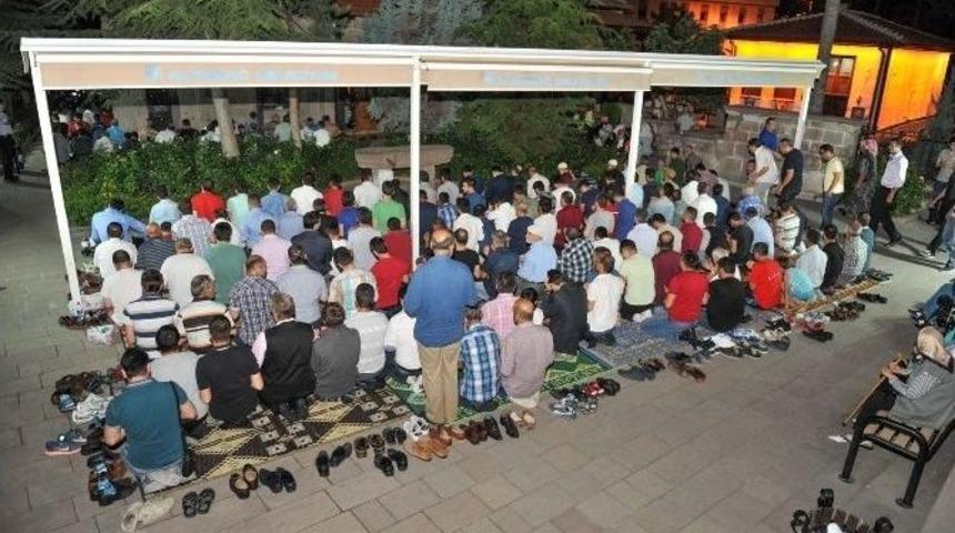 Hamam&ouml;n&uuml;&rsquo;nden Dualar Sel Oldu, Taştı