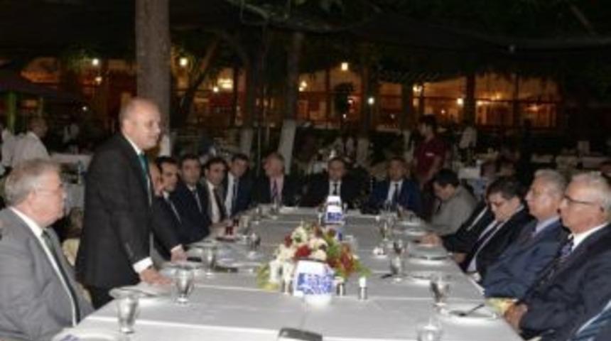Vali &Ccedil;akacak, Vali Yardımcıları Ve Kaymakamları İftar Yemeğiyle Uğurladı