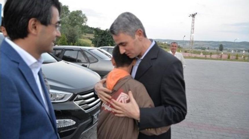 Vali Baruş, Orucunu &Ouml;ks&uuml;z Ve Yetimlerle A&ccedil;tı