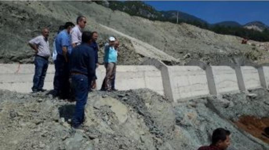 Kaş İkizce G&ouml;letinde G&ouml;vde Dolgu &Ccedil;alışması Devam Ediyor