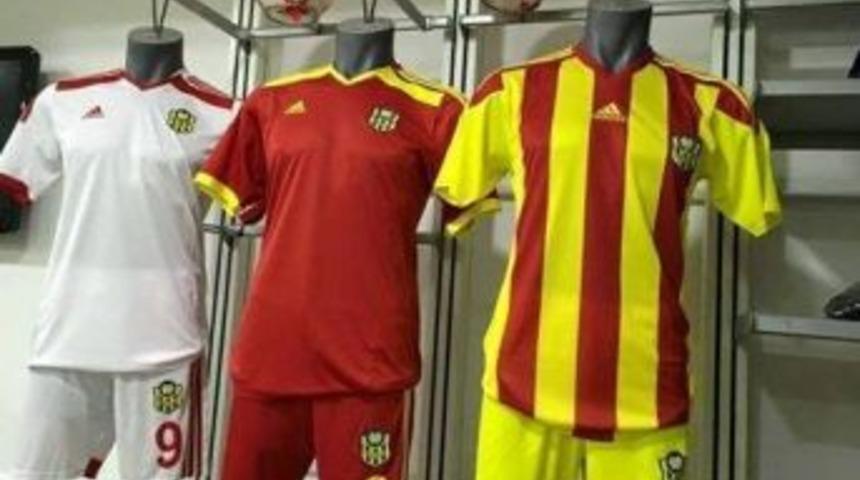 Yeni Malatyaspor&rsquo;un Yeni Sezon Formaları G&ouml;r&uuml;c&uuml;ye &Ccedil;ıktı