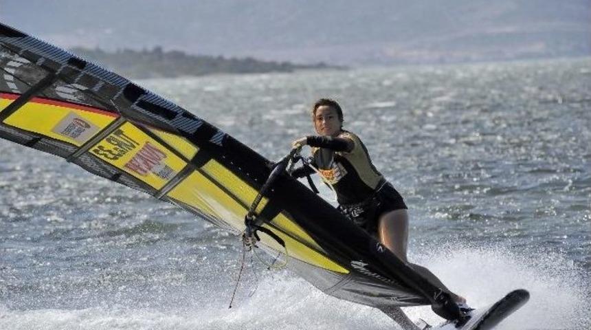 R&uuml;zgarın Kızı Yine Birinci