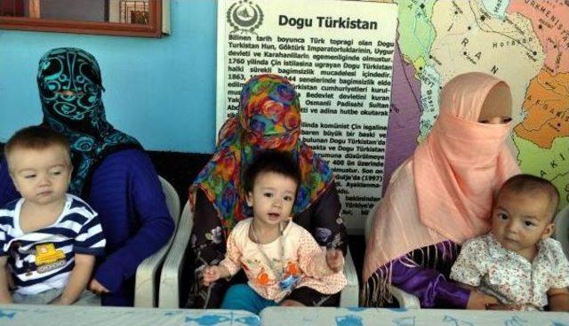 Çin’Den Kaçan Uygur Türk’Ü Kadınların Feryadı: Kocalarımız Terörist Değil