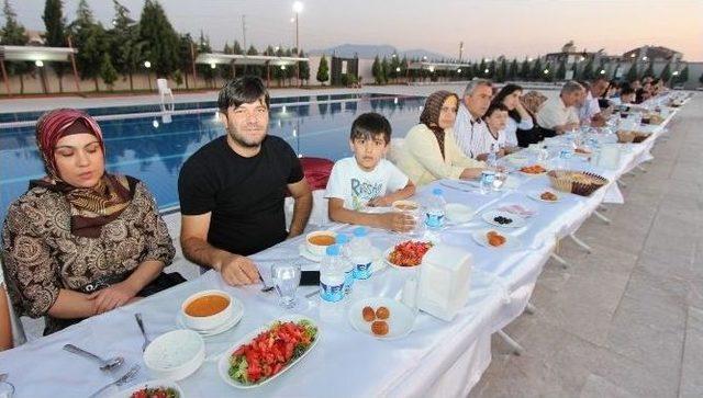 Başkan Yaralı İftar Verdi