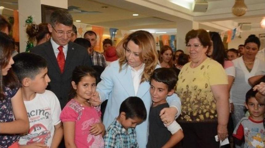 Ak Parti&rsquo;den &Ccedil;ocuklara Bayramlık