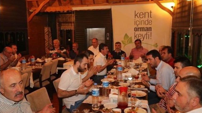 Adapazarı Belediyesi Meclis Üyeleri İftarda Buluştu