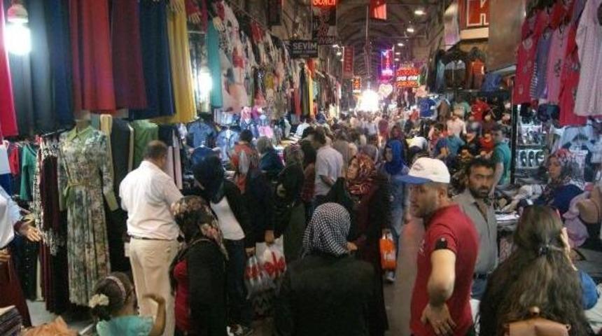 Tepe: Kapalı &Ccedil;arşı Avm&rsquo;Lere Inat, Alışverişin Merkezi