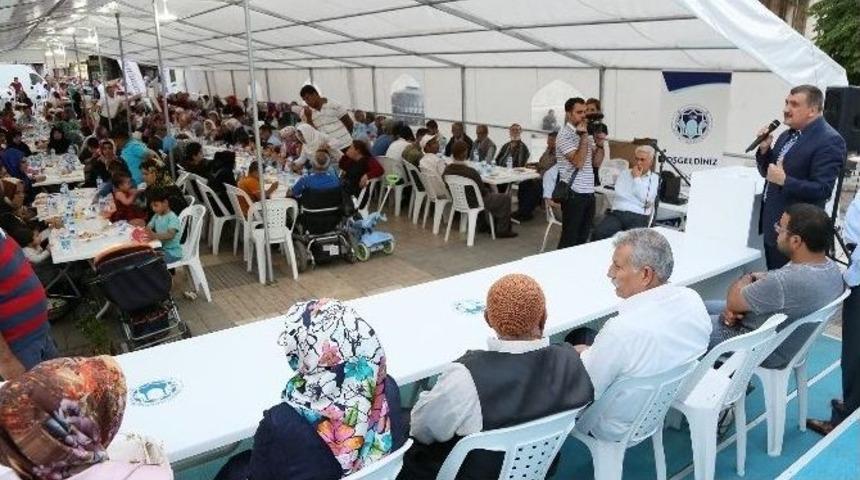 İftar &Ccedil;adırı&rsquo;nda Kadir Gecesi Mutluluğu