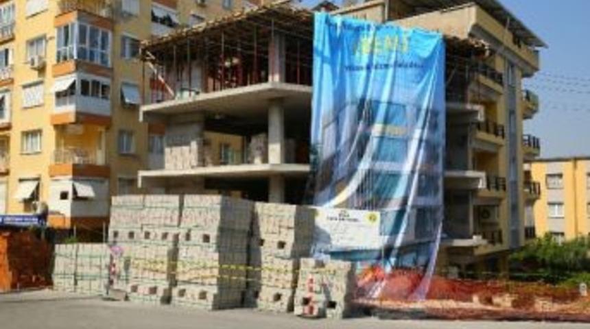 Buca&rsquo;daki Bem Binası Hızla Y&uuml;kseliyor