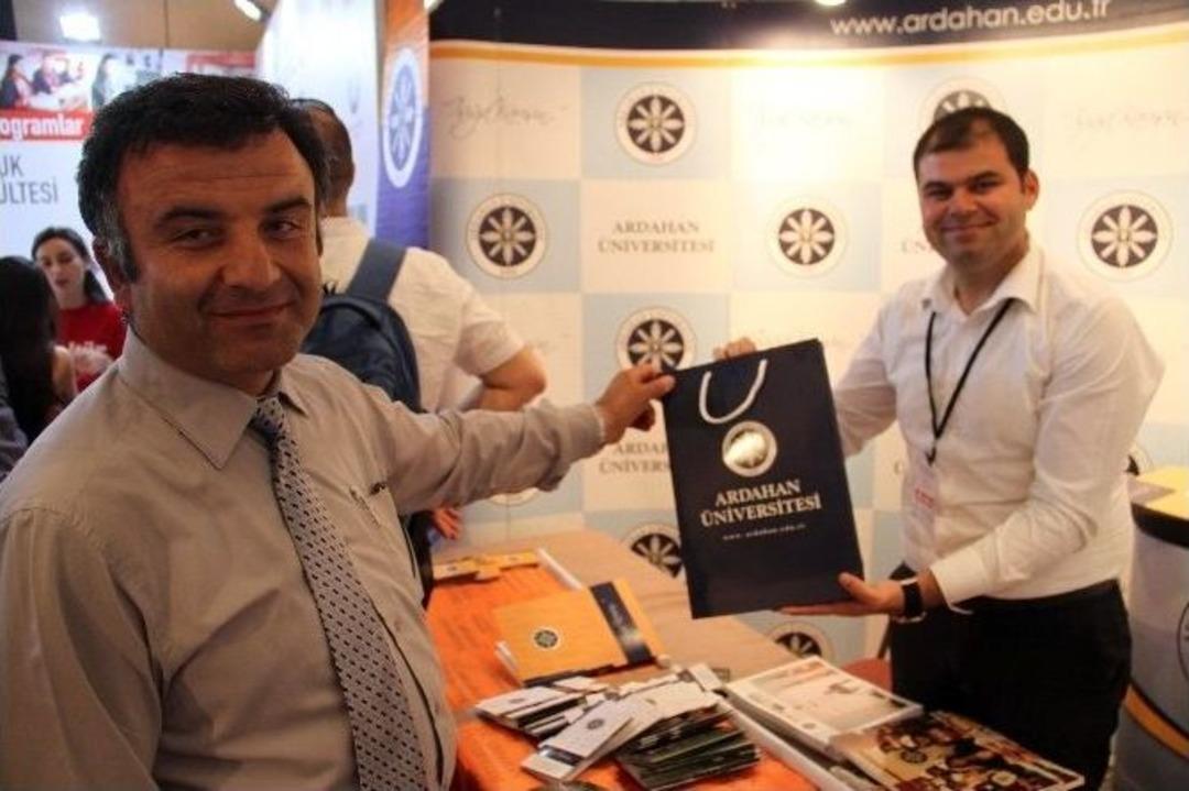 Ar&uuml;, İstanbul Ve Ankara&rsquo;da &Uuml;niversite Adayı &Ouml;ğrencilerle Buluştu