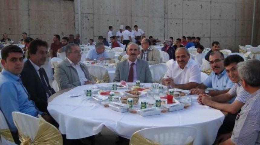 Valilikten &Ccedil;amyolu Mahalle Sakinlerine İftar