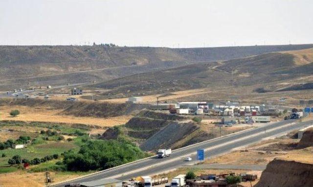 Şırnak ta 100 Ara&ccedil;lık Askeri Sevkiyat 1