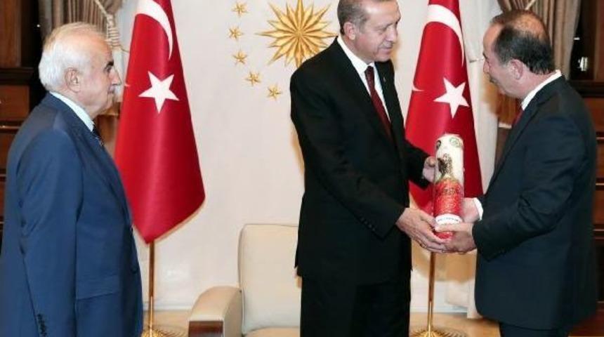 Cumhurbaşkanlığı Sarayı'nda &Uuml;&ccedil; Kabul