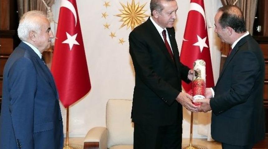 Cumhurbaşkanı Erdoğan, Kırkpınar Heyetini Kabul Etti