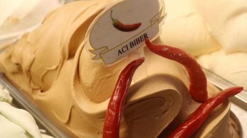Acı Biberli Dondurma...