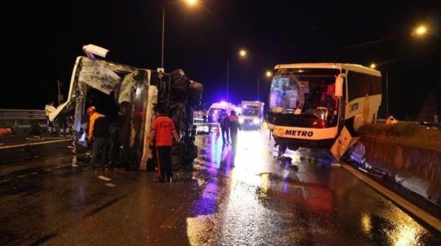 Bolu'da Otob&uuml;s Kazası: 6 &Ouml;l&uuml;, 40 Yaralı (1)