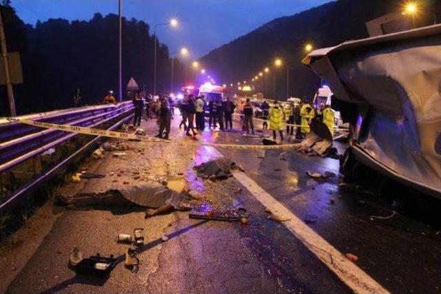 Bolu'da Otobüs Kazası: 6 Ölü, 40 Yaralı (1)