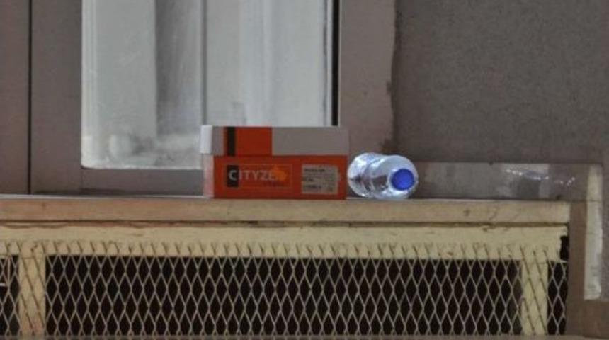 Sivas'ta Caddeye Bırakılan Kutu Bomba Paniğine Neden Oldu