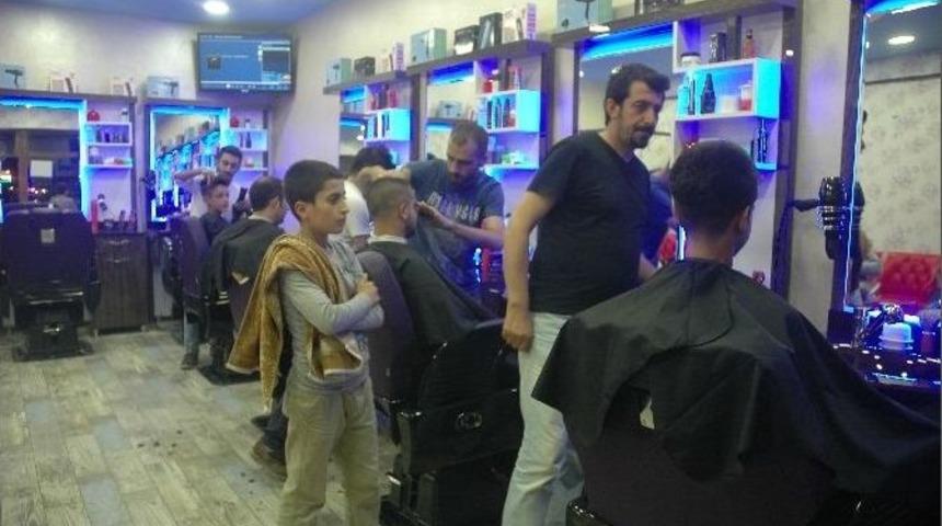 Kuaf&ouml;r Salonlarında Bayram Yoğunluğu