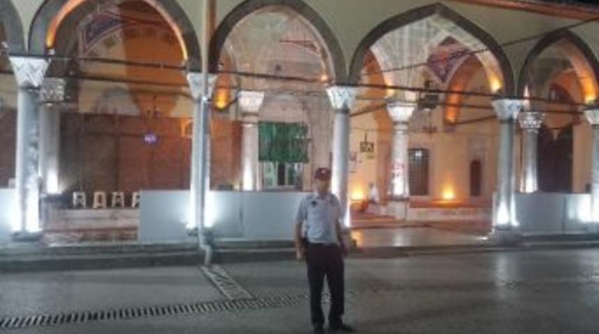 Zabıta&rsquo;dan Cami &Ouml;nlerinde &Ouml;nlem