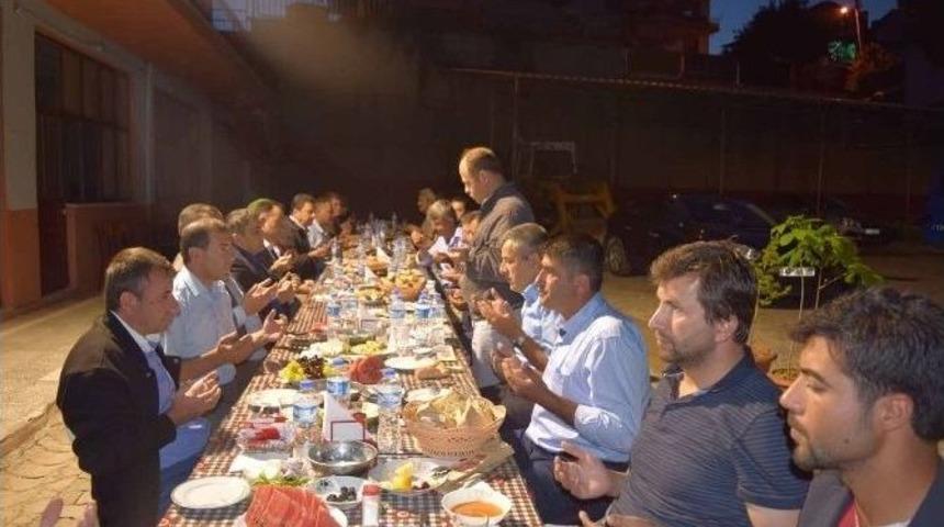 K&ouml;y Muhtarından İl&ccedil;e Protokol&uuml;ne İftar