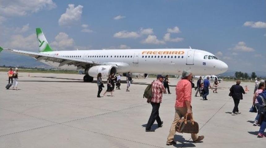 K&ouml;rfez Havalimanı&rsquo;nda Bayram Yoğunluğu