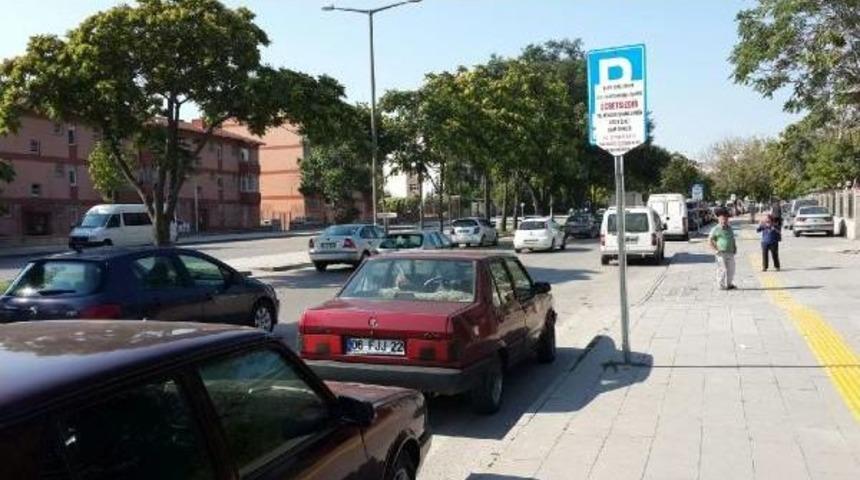 Ankara' Da Yol&uuml;st&uuml; Otoparkları &Uuml;cretsiz Oldu.