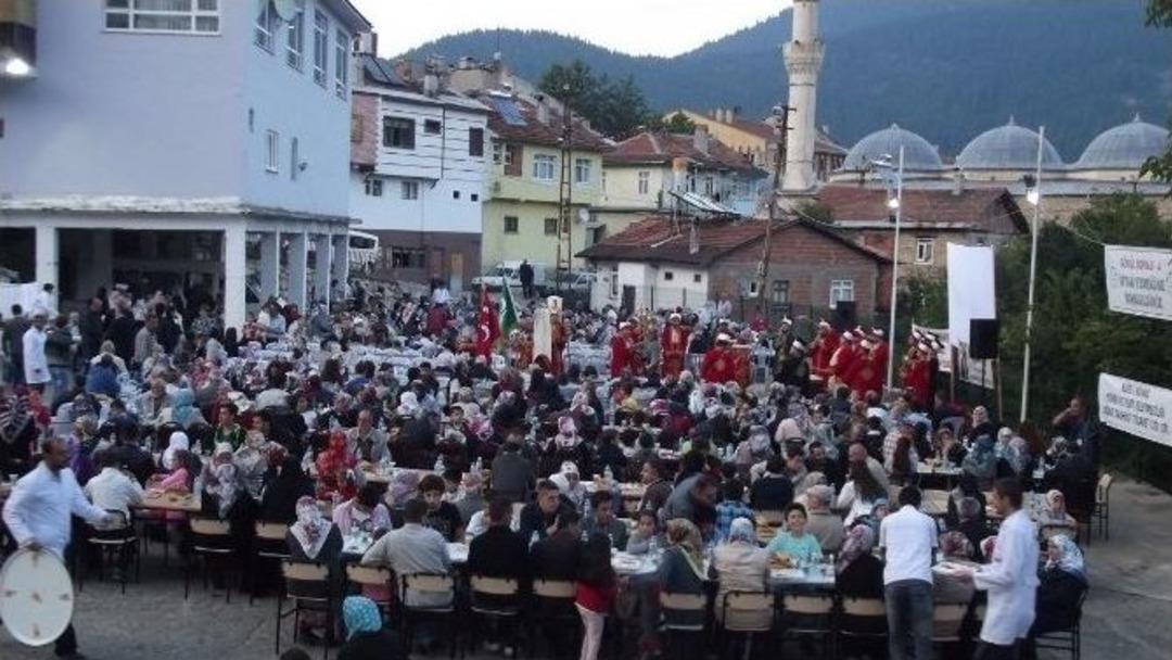 K&uuml;re G&ouml;n&uuml;l Sofrası İftar Programına 1400 Kişi Katıldı