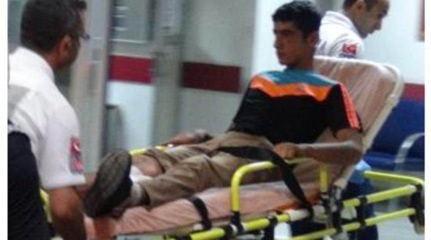 Kavgayı Ayırmak İsteyen İki Gen&ccedil; Bı&ccedil;aklandı