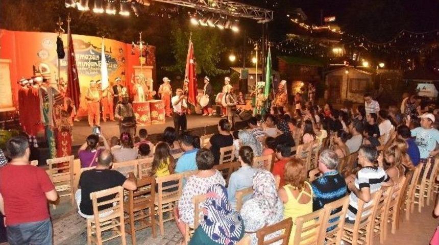 Başkan Y&uuml;cel, Mehter Takımına Teşekk&uuml;r Etti