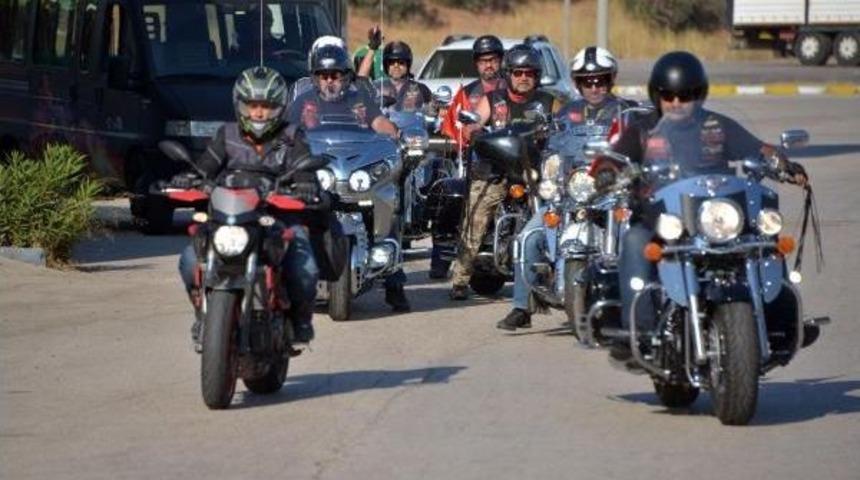 G&uuml;lşah, Motosikletiyle 5 Bin 300 Kilometre Kat Etti