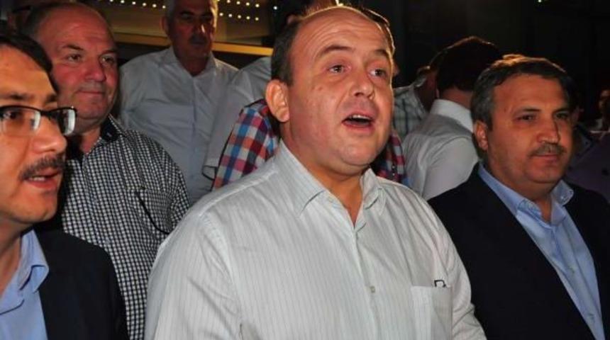 Manisa B&uuml;y&uuml;kşehir Belediye Meclisi'nde Gergin Toplantı