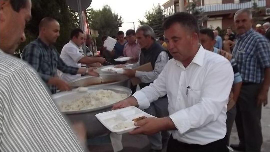 Kara&ouml;renlilerden 3 Bin 500 Kişilik Dev İftar Yemeği