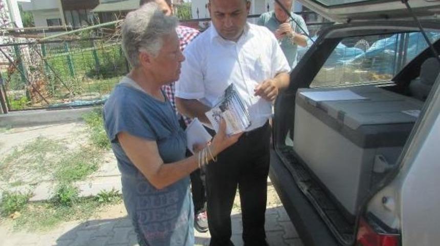 Evinin Bah&ccedil;esinde 40 K&ouml;pek Bakan Kadını Komşuları Şikayet Etti