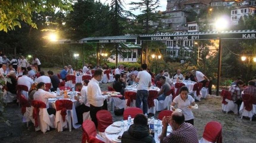 Gazeteciler İftarda Buluştu