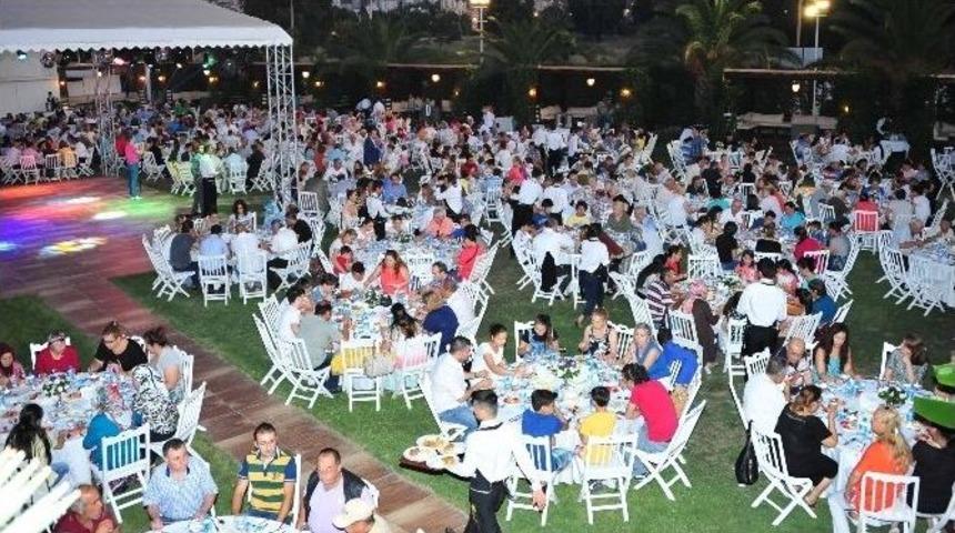 Bal&ccedil;ova&rsquo;da Ramazan Ayı Coşkulu Ge&ccedil;ti