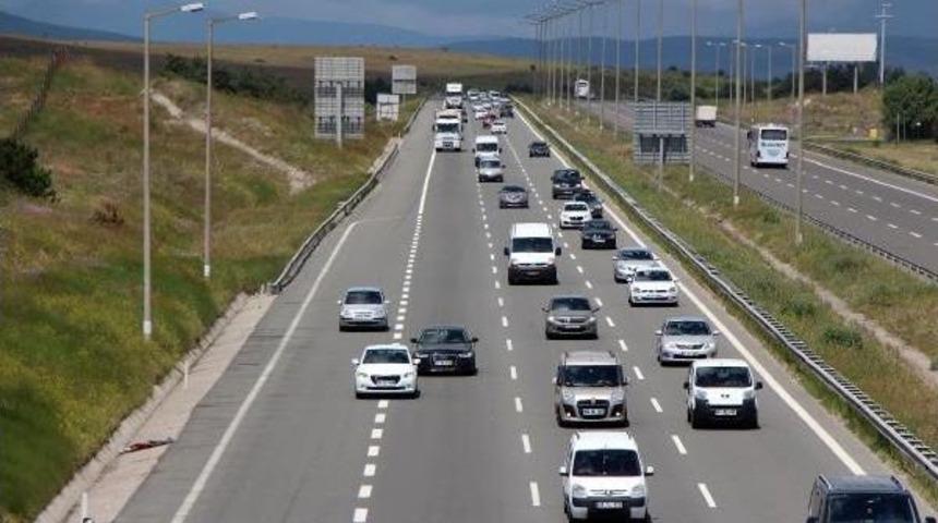 Tatilciler Yola Erken &Ccedil;ıktı